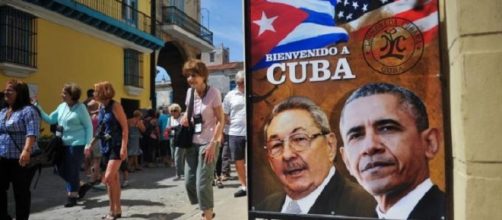Manifesti a L'Avana per un evento storico