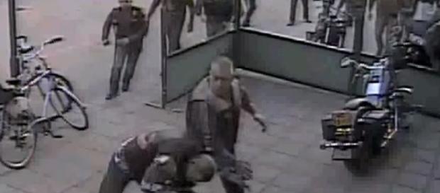 Bildquelle: YouTube / De Telegraaf Bildquelle: YouTube / De Telegraaf