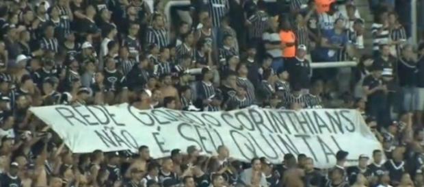 Torcida do Corinthians protesta contra a Globo Torcida do Corinthians protesta contra a Globo