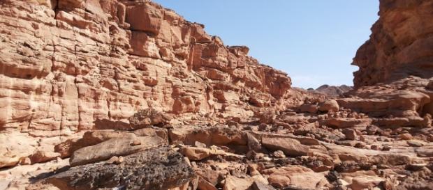 Un Canyon nel deserto del Sinai Un Canyon nel deserto del Sinai
