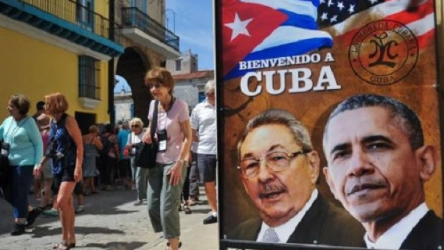 Manifesti a L'Avana per un evento storico