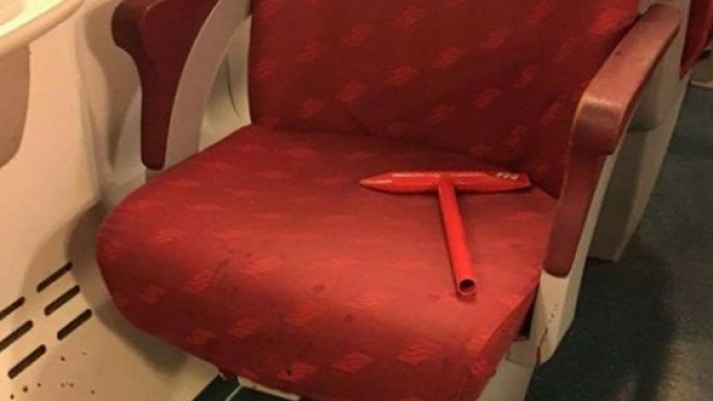 Rapina sul treno diretto a Milano: ragazza presa a martellate da romeno pregiudicato