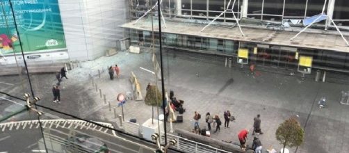 I momenti dopo l'esplosione a Bruxelles.