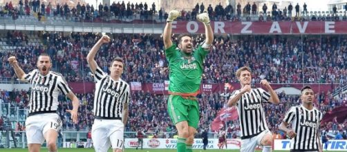 La Juventus vince il derby tra le polemiche