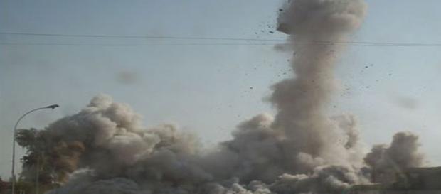 Due bombe all’aeroporto di Bruxelles, almeno 11 tra morti e feriti Due bombe all’aeroporto di Bruxelles, almeno 11 tra morti e feriti
