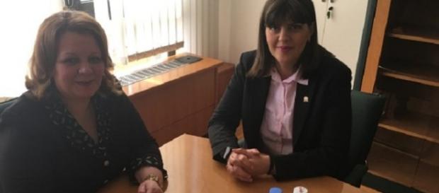 http://ina-online.net/prokurorja-e-hekurt-rumune-caves-katica-mos-u-dorezo-foto/ http://ina-online.net/prokurorja-e-hekurt-rumune-caves-katica-mos-u-dorezo-foto/