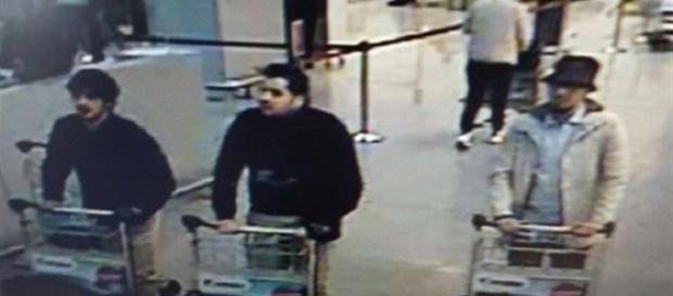 Imagen del supuesto terrorista huido del aeropuerto de Zaventem Imagen del supuesto terrorista huido del aeropuerto de Zaventem