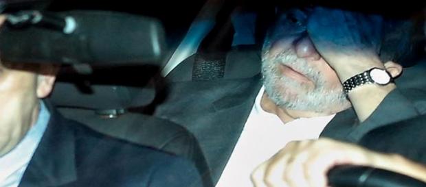 Lula cogita desistir de ser ministro da Casa Civil Lula cogita desistir de ser ministro da Casa Civil