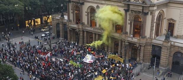 Protesty przeciw Rousseff w Brazylii Protesty przeciw Rousseff w Brazylii