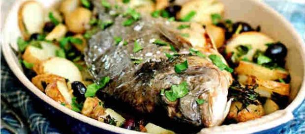 Ricetta dell'orata con pomodori, cozze e olive Ricetta dell'orata con pomodori, cozze e olive