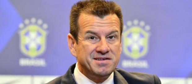 Dunga deve abrir mão de um centroavante fixo contra o Uruguai Dunga deve abrir mão de um centroavante fixo contra o Uruguai