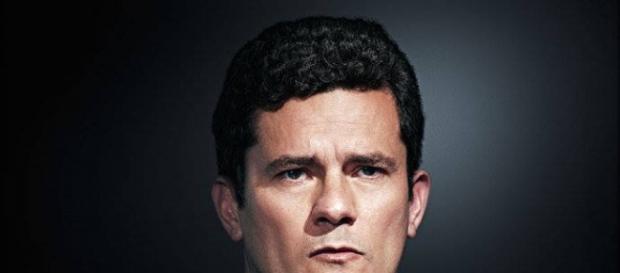 Moro tem dez dias para justificar o vazamento das escutas telefônicas Moro tem dez dias para justificar o vazamento das escutas telefônicas