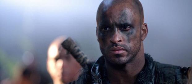 Ricky Whittle, Lincoln en "The 100". Ricky Whittle, Lincoln en "The 100".