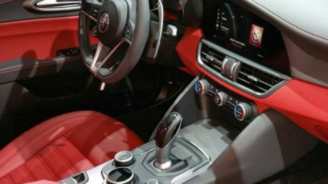 Alfa Romeo Giulia 2.0 tbi T.i. gli interni