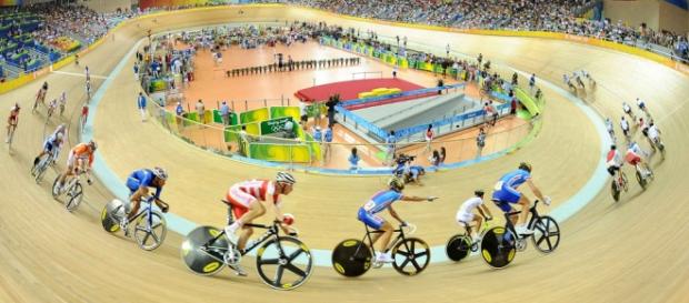 Ciclismo indoor exige muita concentração e técnica Ciclismo indoor exige muita concentração e técnica