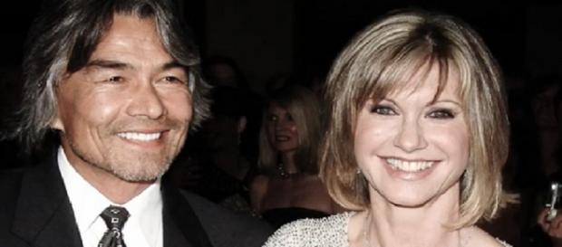 Imagen de archivo de Olivia Newton-John y su novio Imagen de archivo de Olivia Newton-John y su novio
