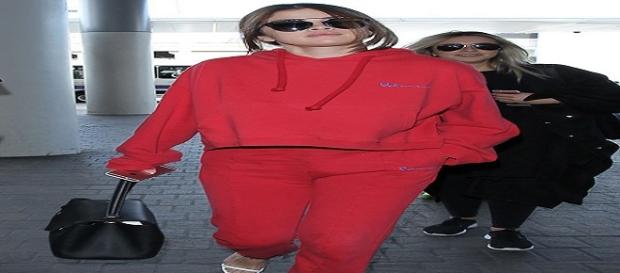 selena gomez con chandal y tacones selena gomez con chandal y tacones