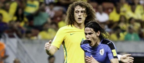 L'esultanza di Cavani, lo sconforto di David Luiz