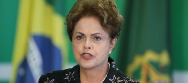 Dilma Rousseff em discurso no Congresso Dilma Rousseff em discurso no Congresso