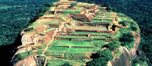 Imagen aérea del imponente Sigiriya Imagen aérea del imponente Sigiriya