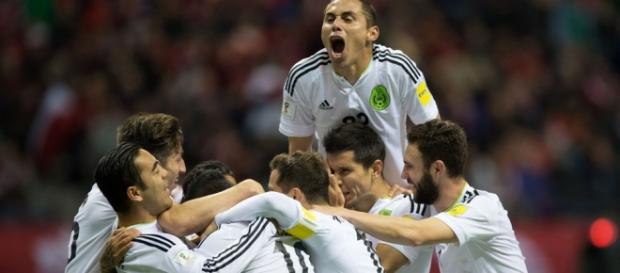 México festeja un gol ante Canadá en las eliminatorias mundialistas México festeja un gol ante Canadá en las eliminatorias mundialistas