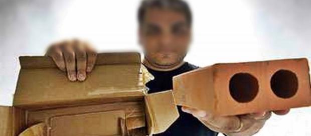 Usuário da internet compra smartphone e recebe um tijolo Usuário da internet compra smartphone e recebe um tijolo
