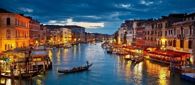 Vista nocturna del Gran Canal de Venecia Vista nocturna del Gran Canal de Venecia
