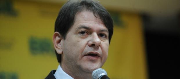 Além de Cid Gomes, 'cabeça chata' foi beneficiado com doações da empresa Além de Cid Gomes, 'cabeça chata' foi beneficiado com doações da empresa