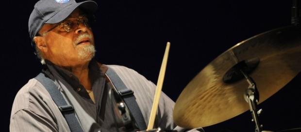 Jimmy Cobb, de 87 anos: “Tocamos, relaxadamente” Jimmy Cobb, de 87 anos: “Tocamos, relaxadamente”