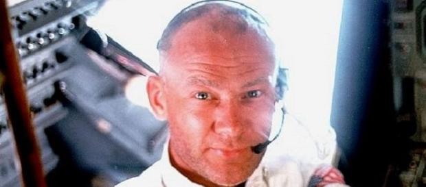 Buzz Aldrin aboard Apollo 11 (NASA) Buzz Aldrin aboard Apollo 11 (NASA)