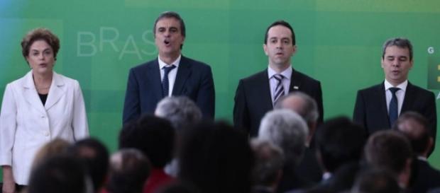 Dilma deu posse a novos ministros nesta quinta Dilma deu posse a novos ministros nesta quinta