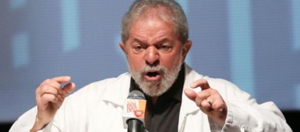Lula teve que depor para Polícia Federal Lula teve que depor para Polícia Federal