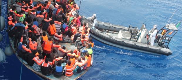 Continua la serie di salvataggi in mare di migranti Continua la serie di salvataggi in mare di migranti