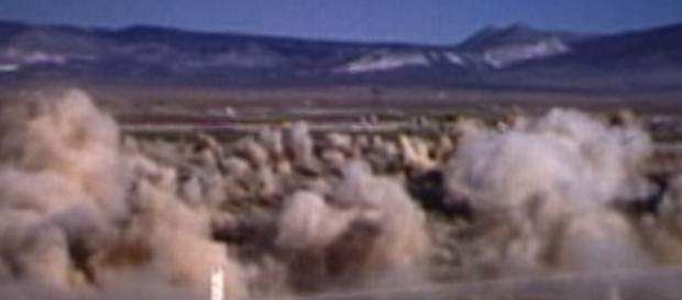 Las cavidades formadas a raíz de las explosiones nucleares son conocidas como cráteres de subsidencia. Fuente: YouTube/AtomCentral Las cavidades formadas a raíz de las explosiones nucleares son conocidas como cráteres de subsidencia. Fuente: YouTube/AtomCentral