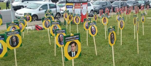 'Placar do Impeachment' é instalado em Brasília 'Placar do Impeachment' é instalado em Brasília