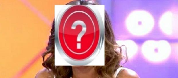 ¿Quién será esta chica tan misteriosa? ¿Quién será esta chica tan misteriosa?