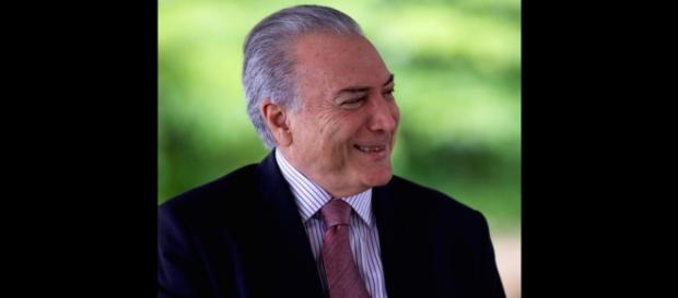 Temer sofre pedido de impeachment Temer sofre pedido de impeachment