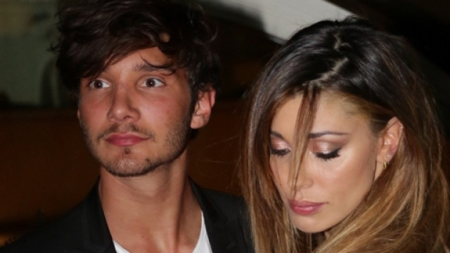 Belen: Stefano De Martino piange in tv, ma lei non c'entra