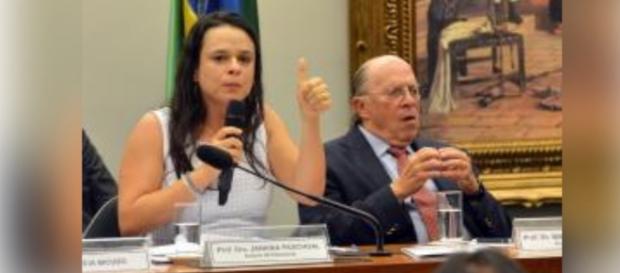 Janaína explica que impeachment não é golpe Janaína explica que impeachment não é golpe