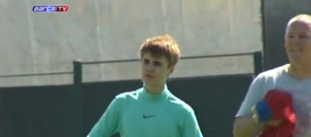 Justin Bieber en un entrenamiento con el Barcelona. Justin Bieber en un entrenamiento con el Barcelona.