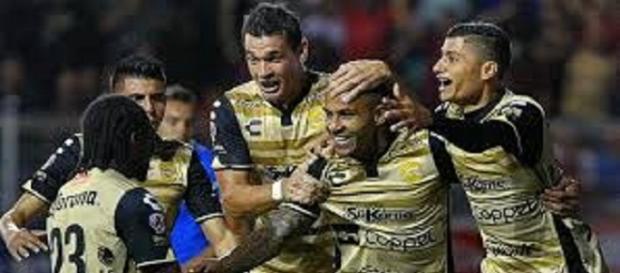 La locura en el festejo de Dorados. La locura en el festejo de Dorados.