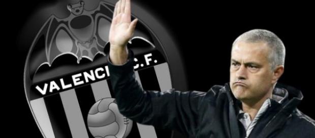 Mourinho podría estar a punto de firmar por el Valencia C.F. Mourinho podría estar a punto de firmar por el Valencia C.F.