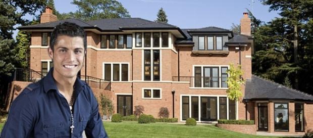 Ronaldo desmiente que vaya a vender su casa de Madrid Ronaldo desmiente que vaya a vender su casa de Madrid