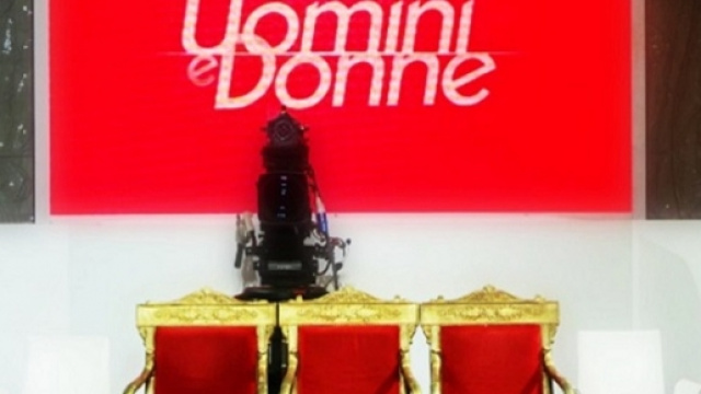 Uomini e donne da settembre avr&agrave; anche trono gay