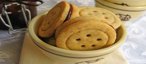 Biscotti Baiocchi alla crema di nocciole