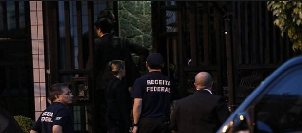 PF faz buscas na casa de Lula e Lulinha PF faz buscas na casa de Lula e Lulinha