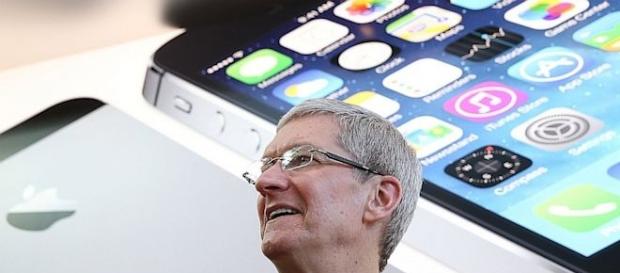 Tim Cook, CEO della Apple, paladino della privacy Tim Cook, CEO della Apple, paladino della privacy