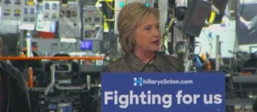 Hillary Clinton al Detroit Manufacturing Systems