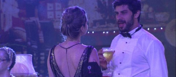 Ana Paula e Renan se alfinetam no BBB Ana Paula e Renan se alfinetam no BBB