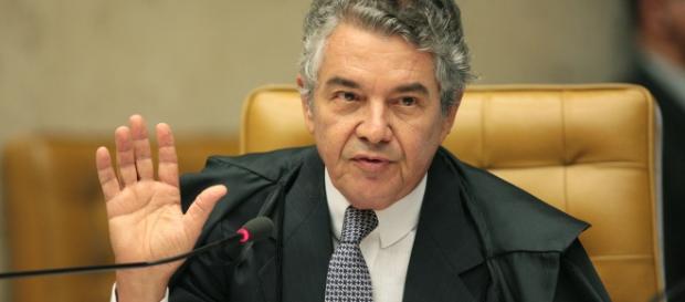 Ministro repudia condução coercitiva de Lula Ministro repudia condução coercitiva de Lula